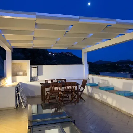 Giglio Vista Mare Wifi E Parcheggio Privato アパート *